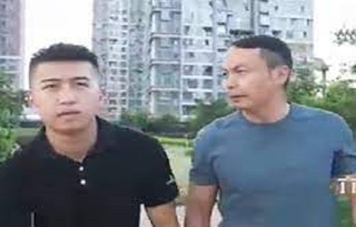 Hai người đàn ông kể chuyện và cái kết có gì đó sai sai